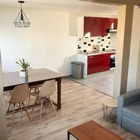 La Petite Boutique Rouge *