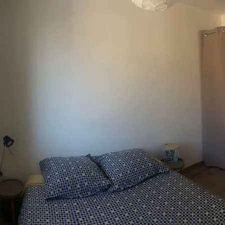 La Petite Boutique Rouge *